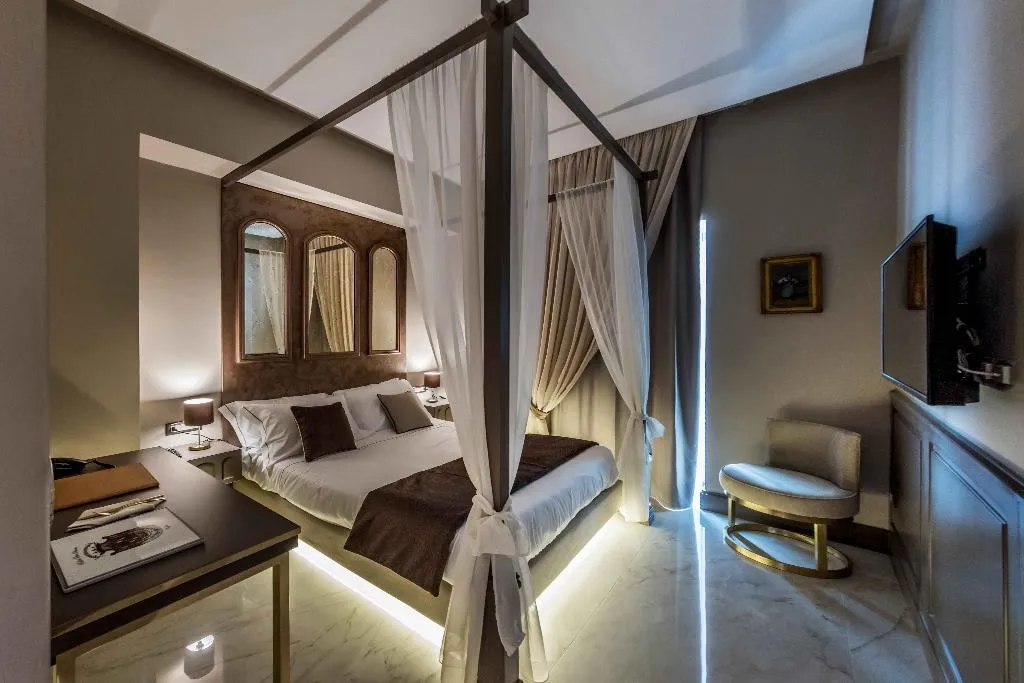 TRIPLE DELUXE Room, Relais San Severo, Naples