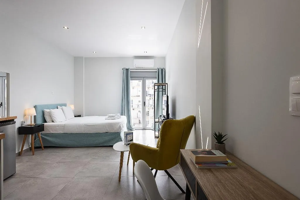 DOUBLE SUPERIOR WITH BALCONY Room, Omnia Pagrati Apartments, Athens