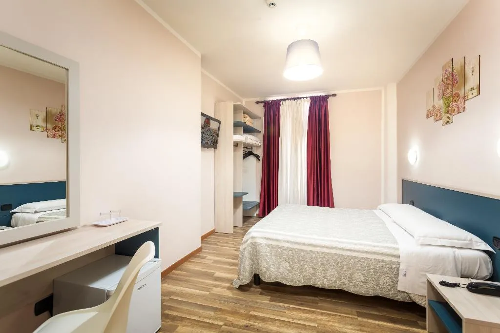 DOUBLE STANDARD Room, Basilea, Florence