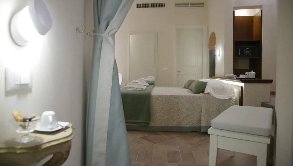 FAMILY ROOM TWO BEDS Room, Hotel Renaissance, Florence