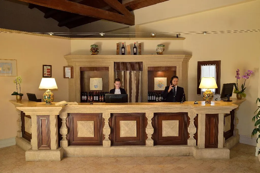 Lobby, Baglio Oneto dei Principi di San Lorenzo, Palermo