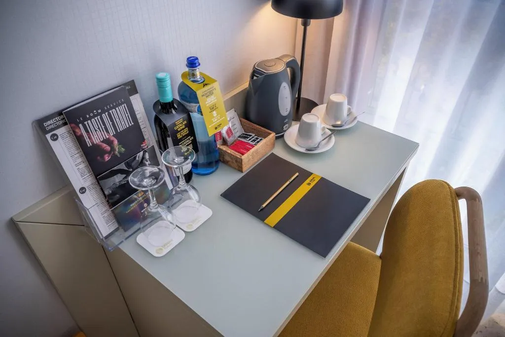 DOUBLE SINGLE USE COMFORT Room, Serhs del Port, Barcelona