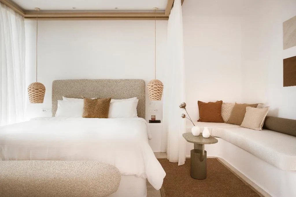 SUITE WITH PRIVATE POOL Room, Mykonos Flow - Super Paradise, Mykonos