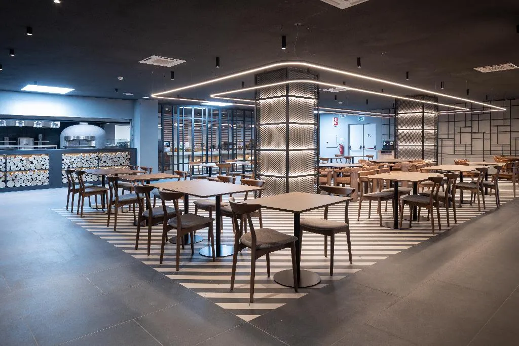 Restaurant, Holiday Inn Express Lisbon Principe Real, by IHG, Lisbon
