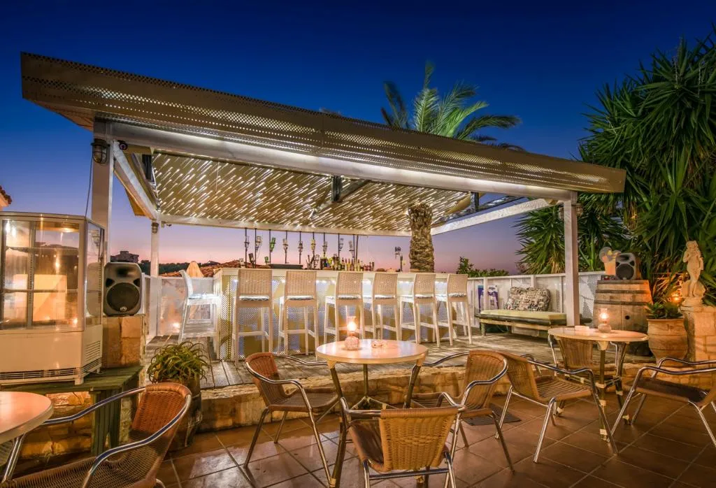 Bar, Diamond Village, Crete