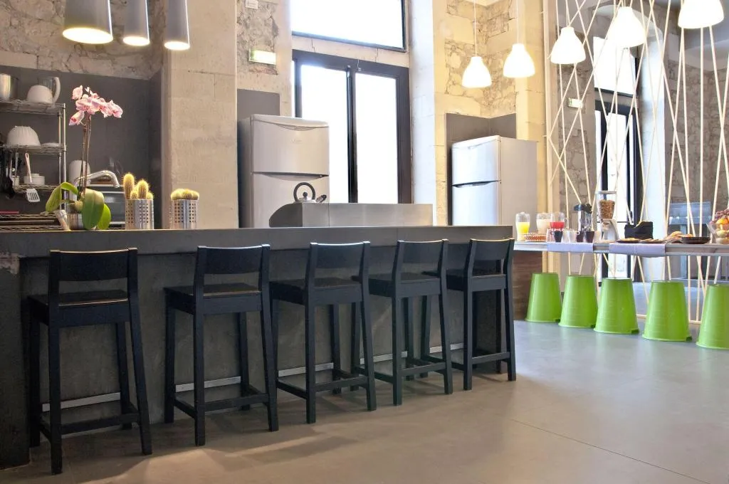 Restaurant, LoL Hostel Siracusa, Catania