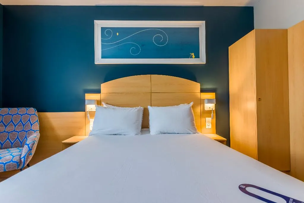 DOUBLE Accessible Room, Travelodge Madrid Alcala de Henares, Madrid