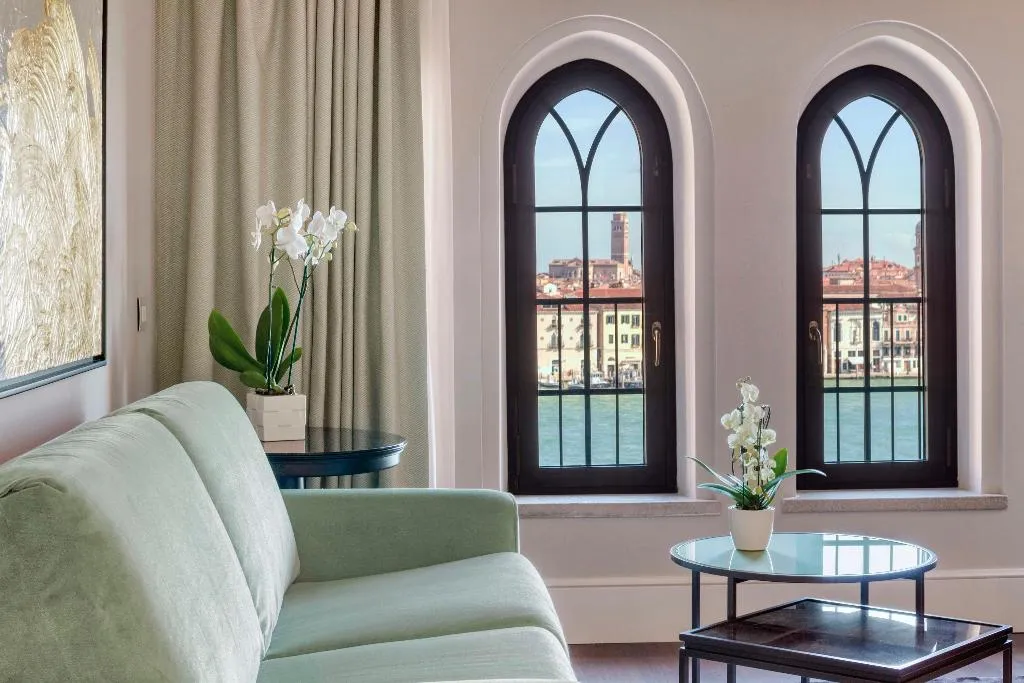 SUITE EXECUTIVE KING BED Room, Hilton Molino Stucky Venice, Venice