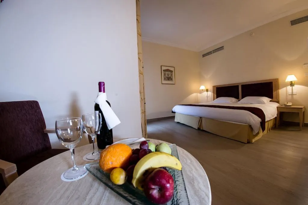 JUNIOR SUITE STANDARD Room, Curium Palace, Cyprus