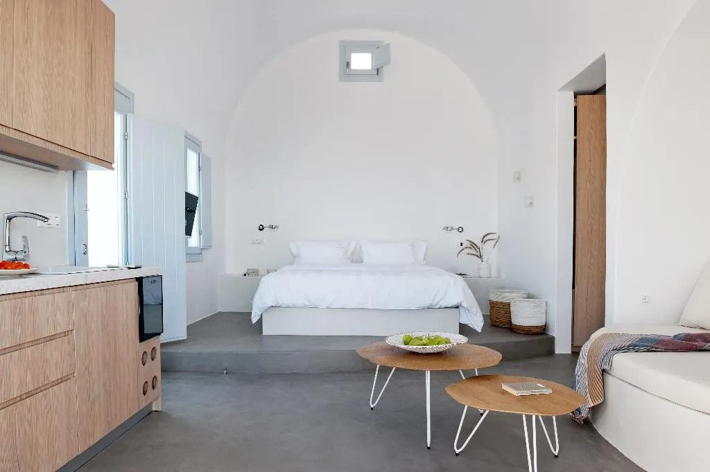 SUITE WITH PRIVATE POOL Room, Santorini Heights, Santorini