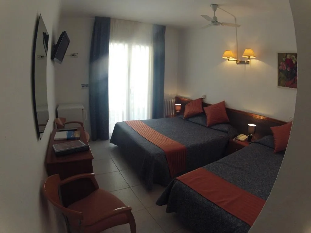 Double or Twin WITH BALCONY Room, Montserrat, Costa Brava