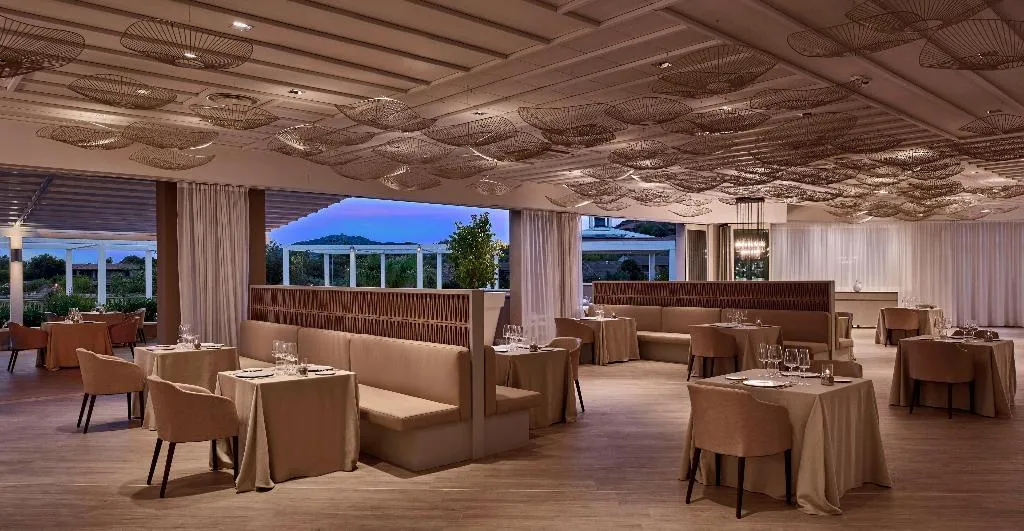 Restaurant, Baia di Chia Resort Sardinia, Curio Collection, Cagliari
