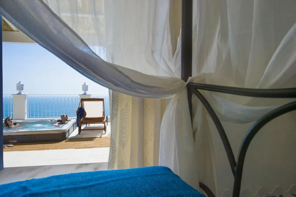 Room, B&B La Barbera, Naples