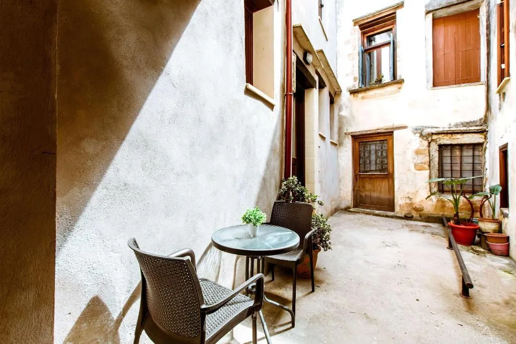 Room, Bozzali, Crete
