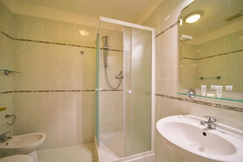 QUADRUPLE STANDARD Room, St George, Prague