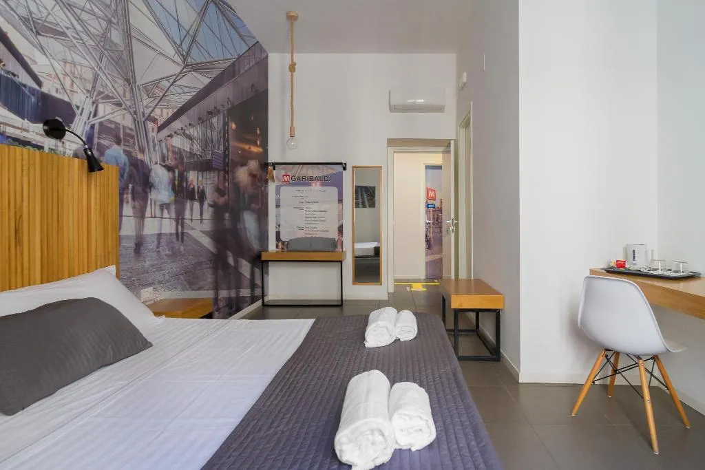 Room, Maison du La Metro, Naples