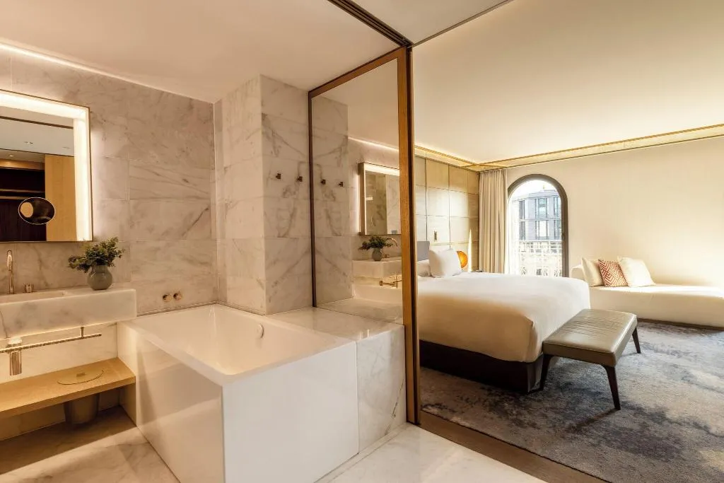 JUNIOR SUITE KING SIZE BED Room, Almanac Barcelona, Barcelona