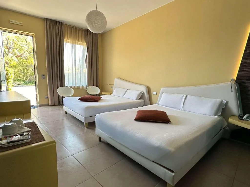 DOUBLE CLASSIC TWO QUEEN BEDS Room, Ibis Styles Catania Acireale, Catania