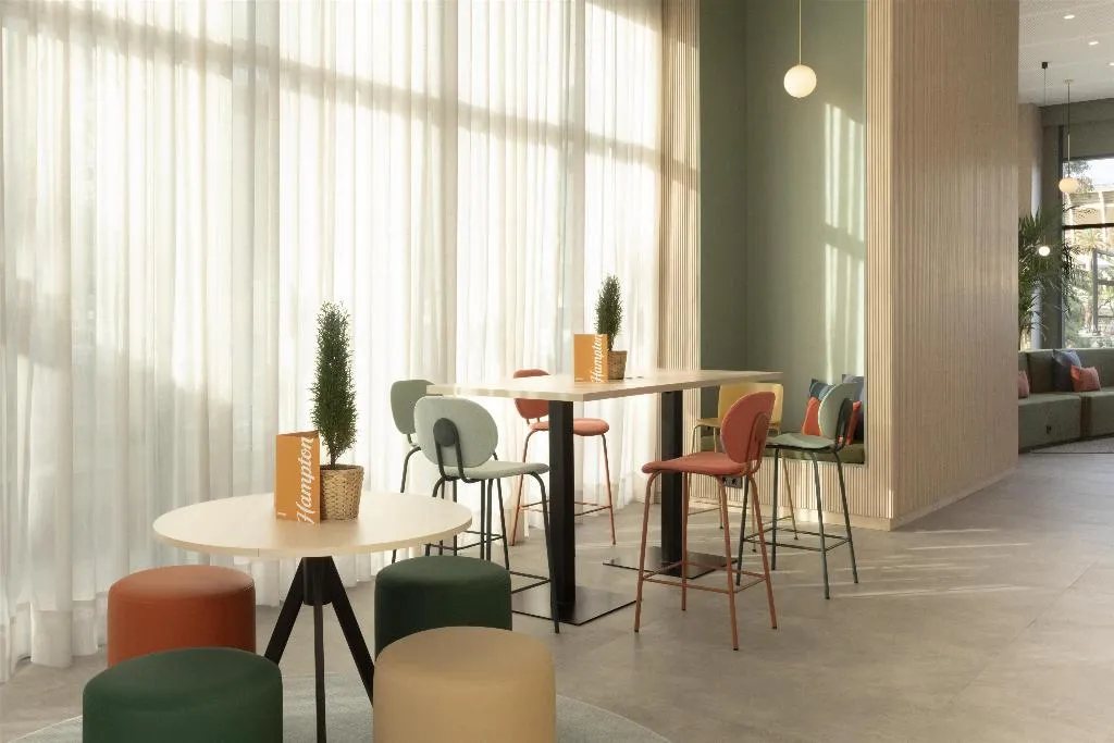 Lobby, Hampton By Hilton Malaga Martiricos, Costa Del Sol