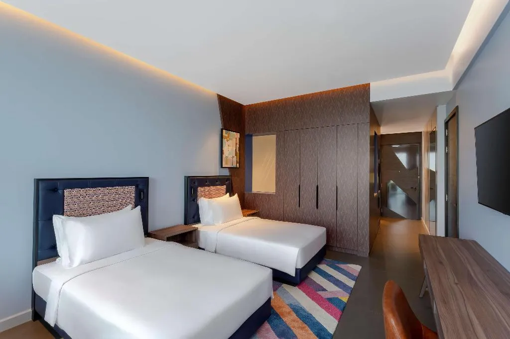 TWIN STANDARD Room, Hyatt Centric Jumeirah Dubai, Dubai