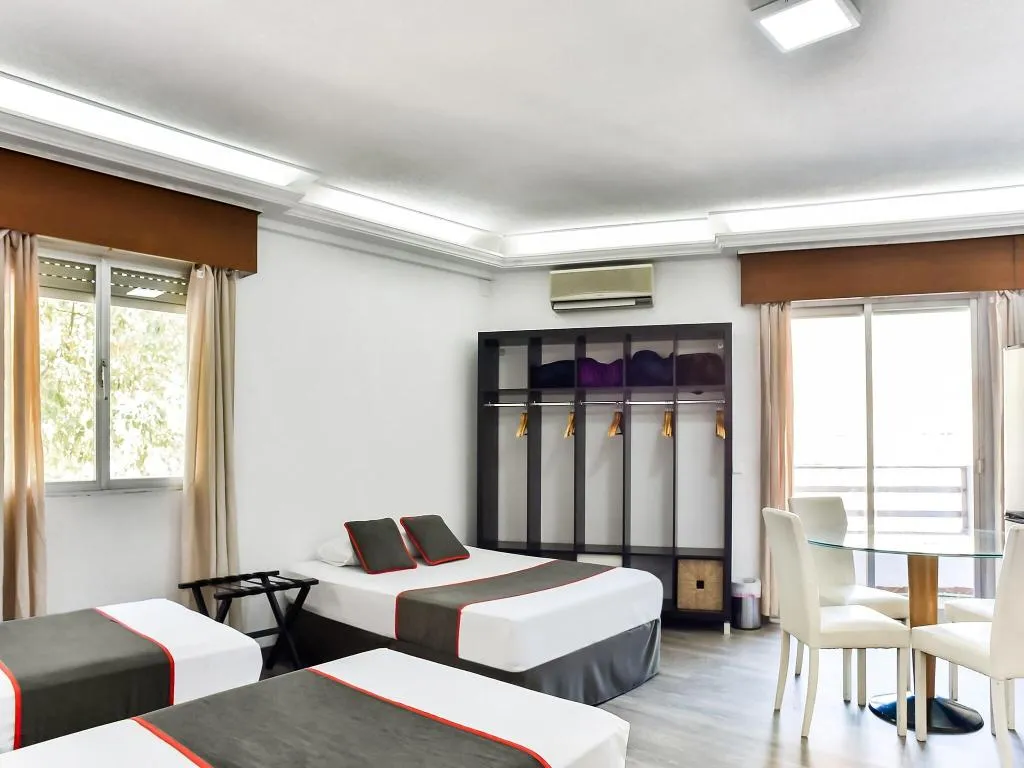 Room, Hello Feria, Madrid