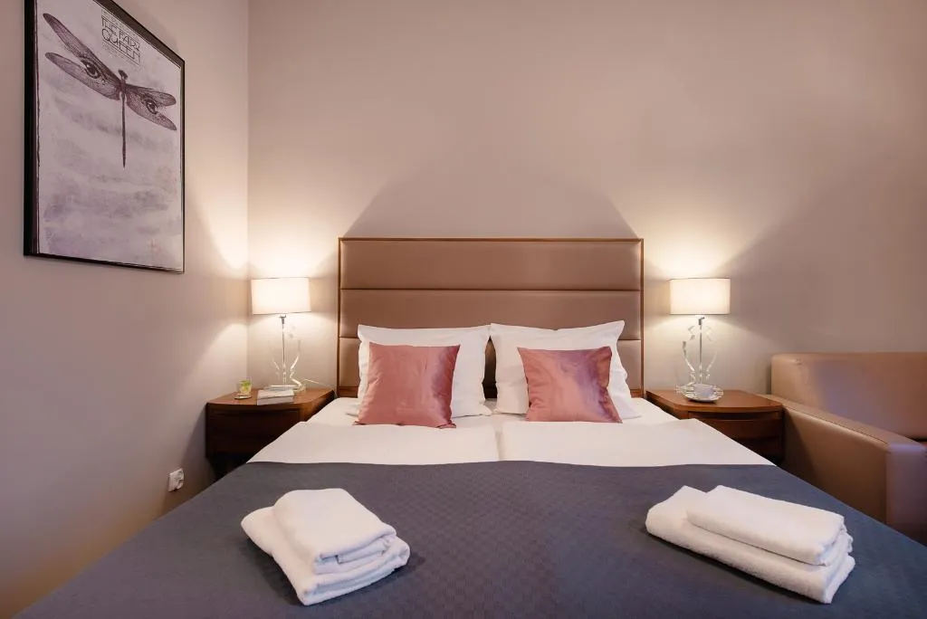 QUADRUPLE DELUXE Room, Aparthotel Old Town, Krakow
