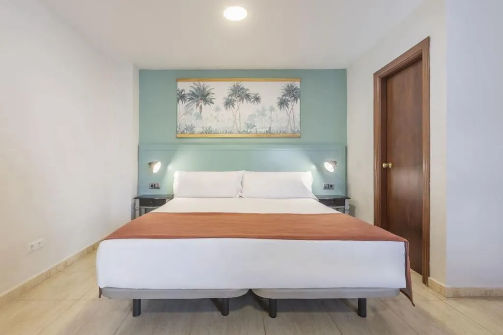 FAMILY ROOM STANDARD Room, Moon Dreams Fuengirola, Costa Del Sol
