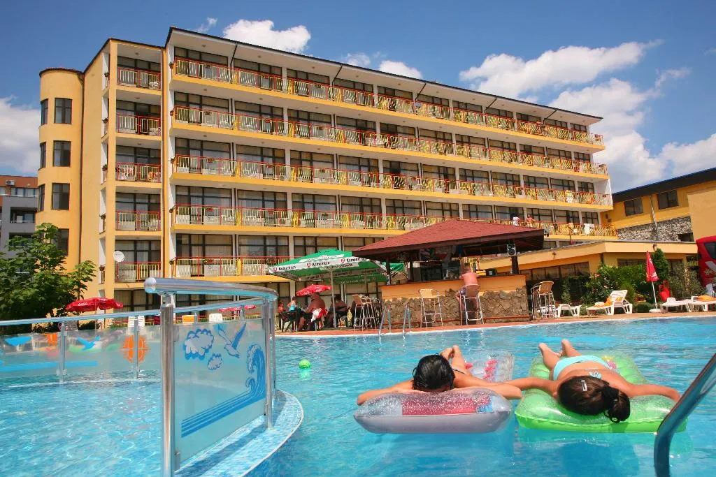 Pool, Trakia Garden, Bourgas