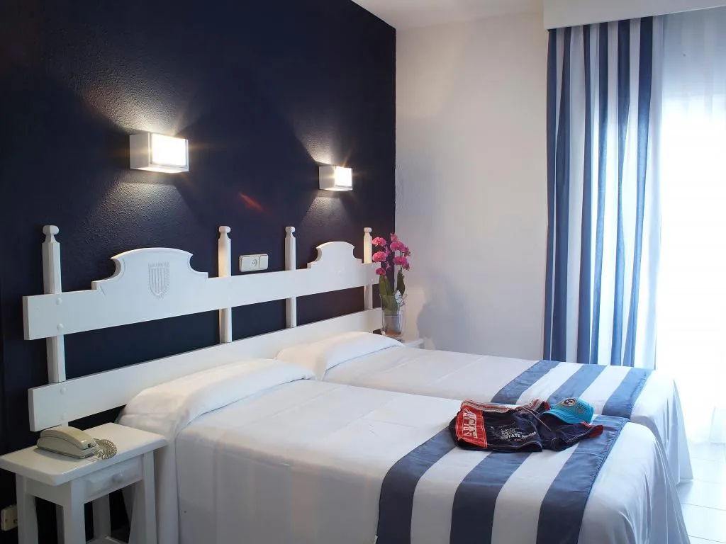 Double or Twin STANDARD Room, Els Pins, Costa Brava