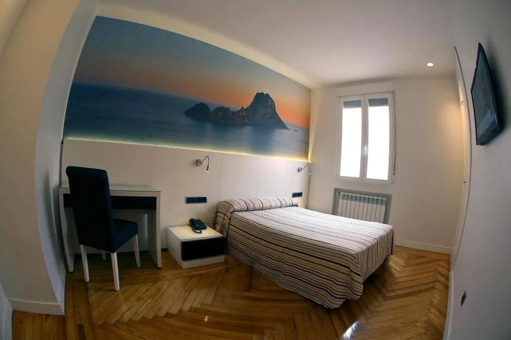 Room, Hostal Sol Square Madrid, Madrid