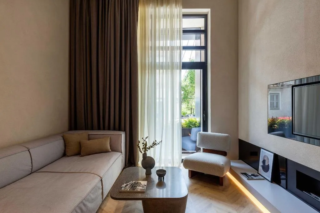 Room, Newel Psychiko, Athens