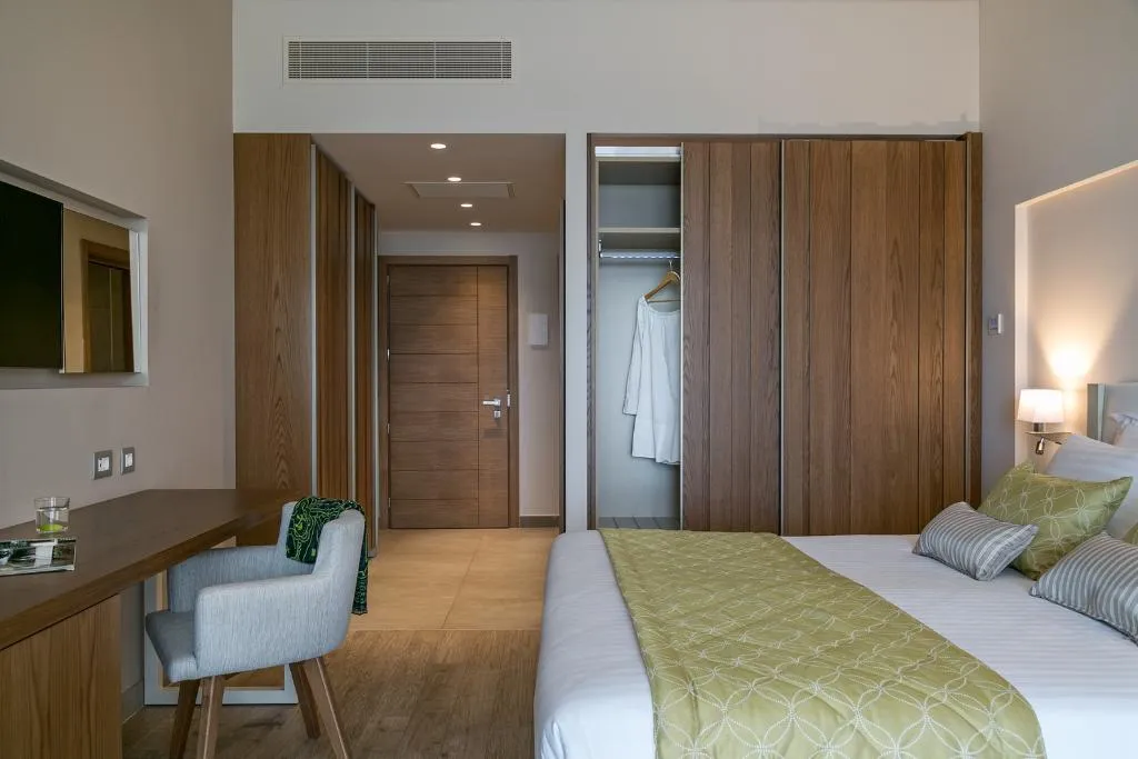 Room DELUXE GARDEN VIEW Room, Miraggio Thermal Spa Resort, Halkidiki