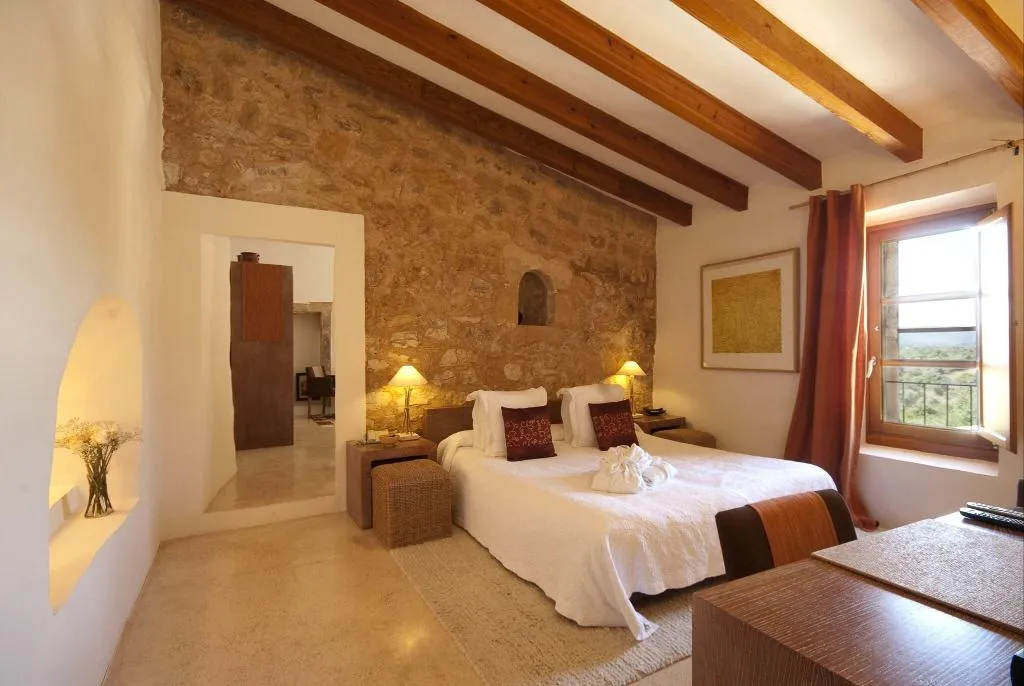 SUITE QUEEN SIZE BED Room, Cases de Son Barbassa, Majorca