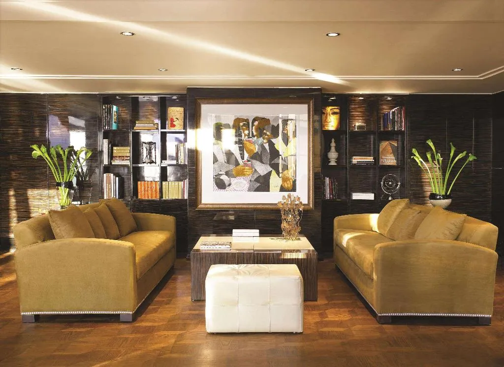 Bar, Fairmont Nile City, Cairo
