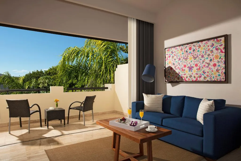 JUNIOR SUITE WITH VIEWS Room, Dreams Sapphire Resort & SPA, Cancun Area