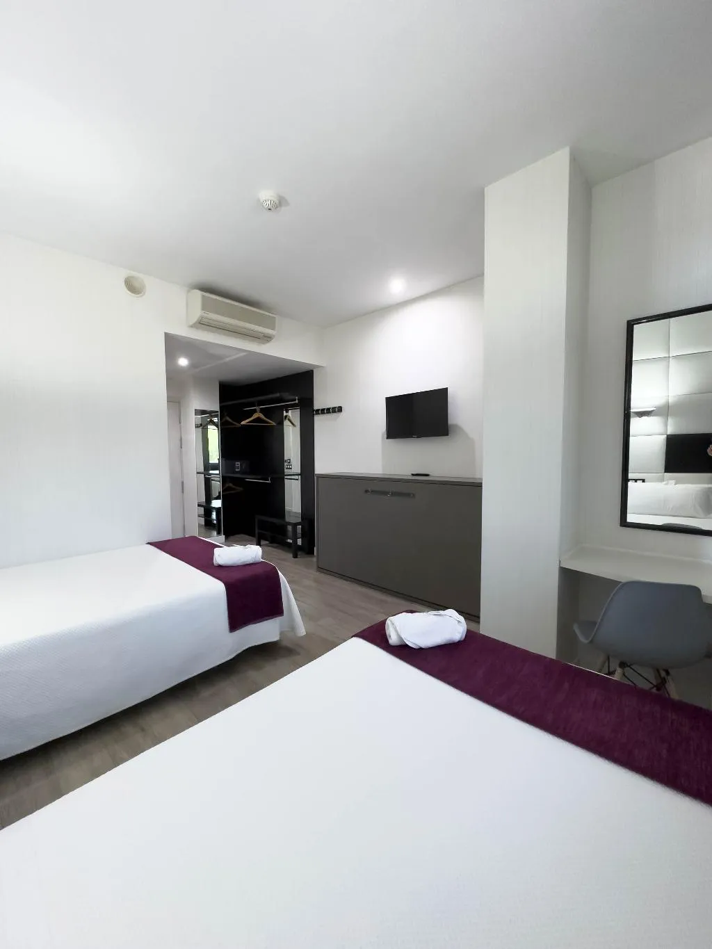 TRIPLE STANDARD Room, Avenida de España, Madrid