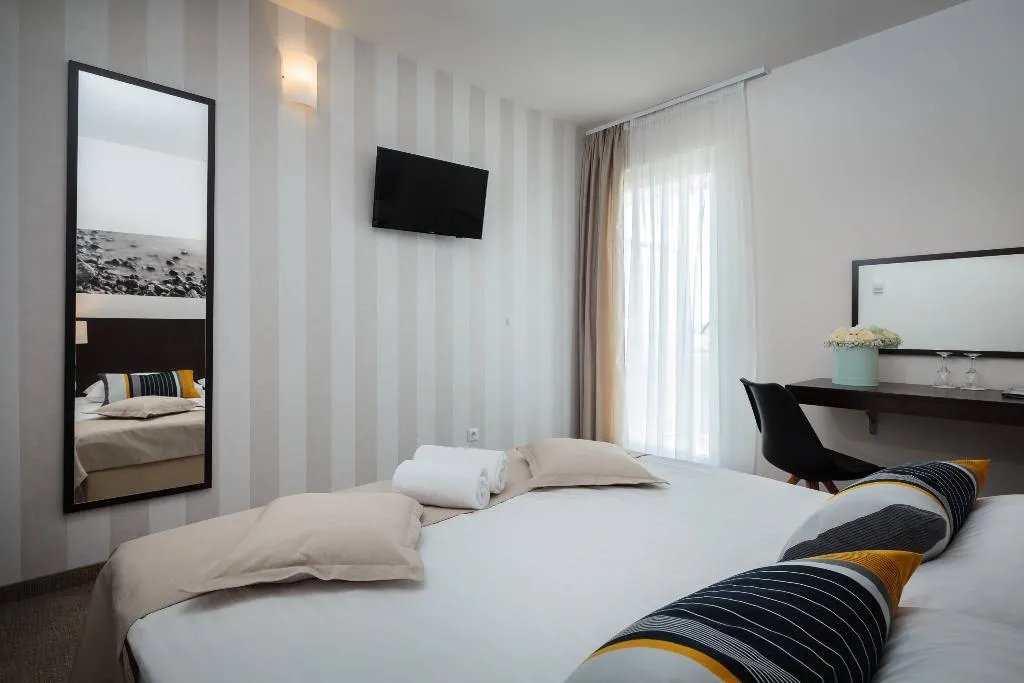 DOUBLE SIDE SEA VIEW Room, Villas Arausana and Antonina, Split