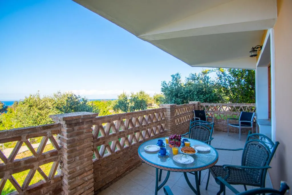 FAMILY ROOM THREE BEDROOMS WITH VIEWS Room, Aeolos Zante Villas, Zante