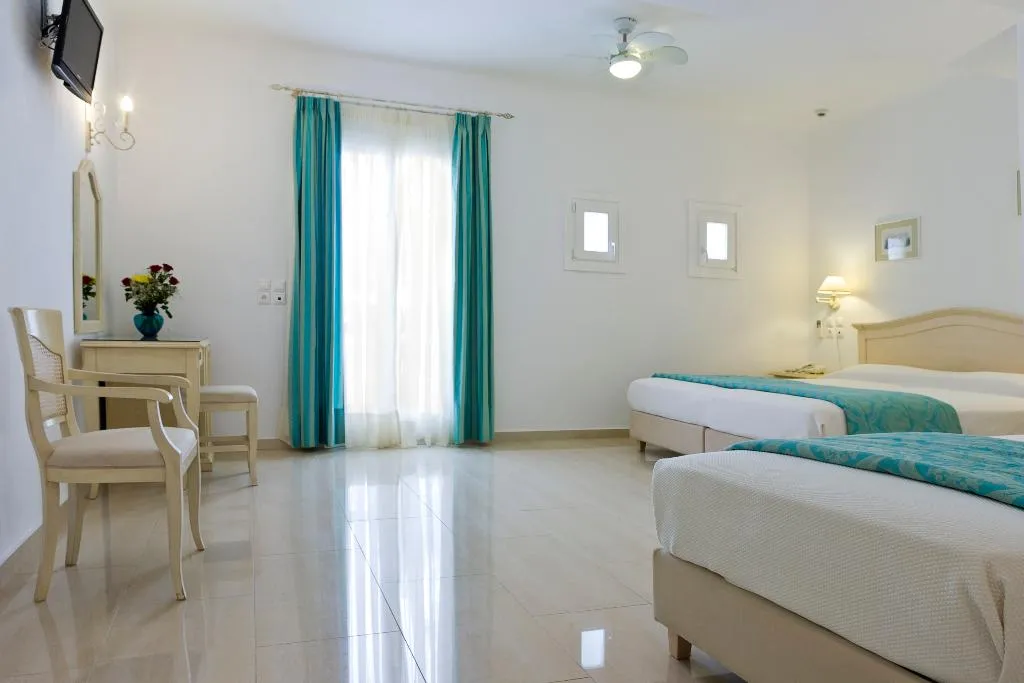 TRIPLE SUPERIOR Room, Kamari Hotel, Mykonos