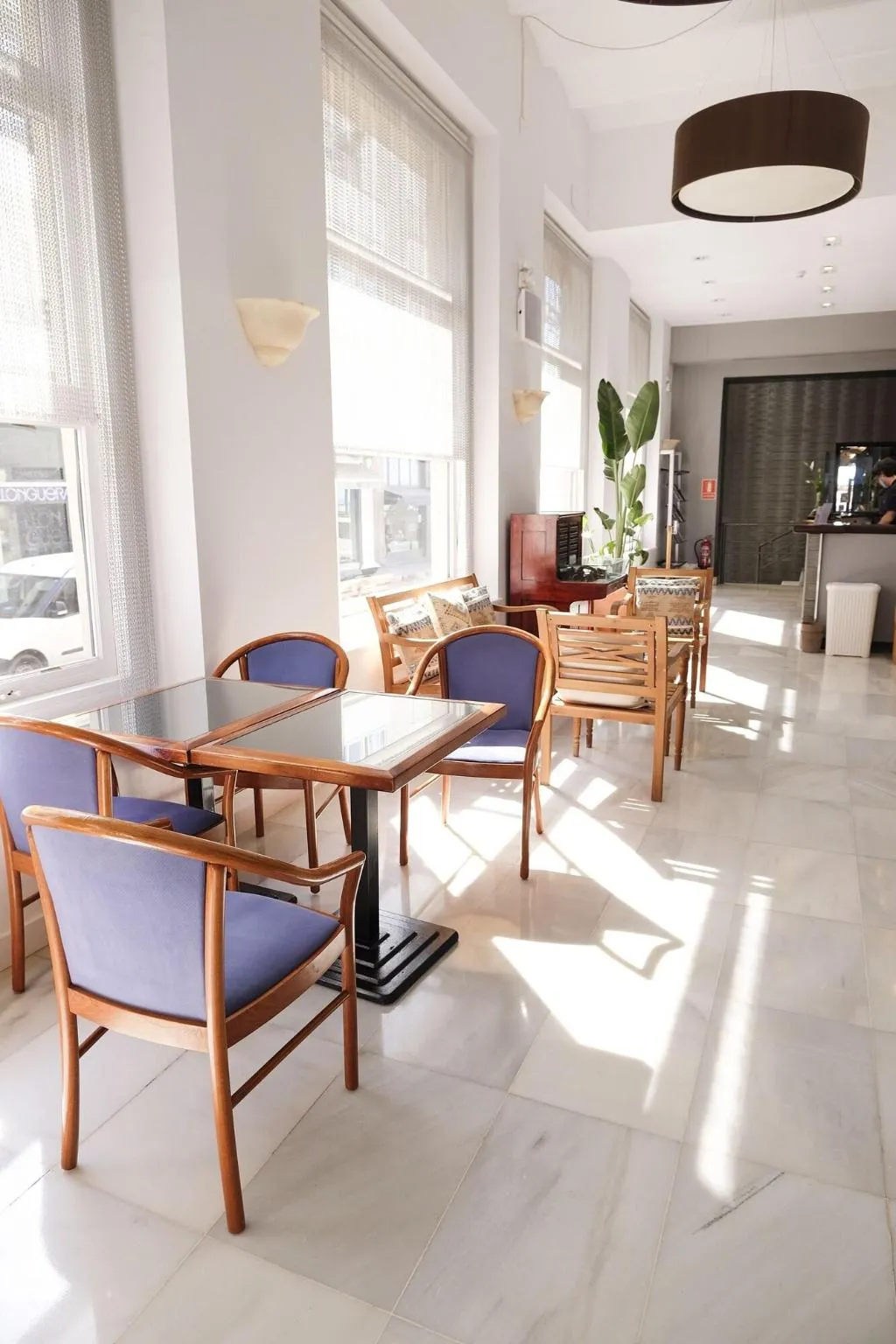 Lobby, Subur, Costa Brava