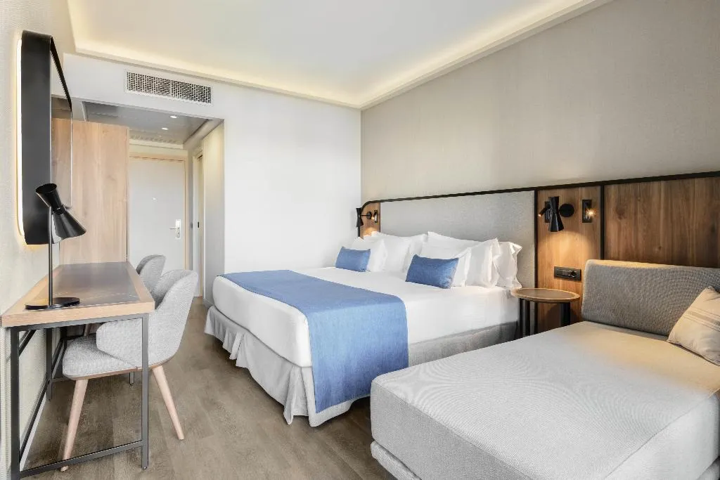 Double or Twin DELUXE Room, Barceló Roma, Rome