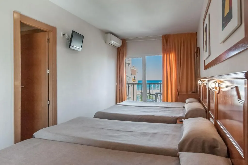 Double or Twin CAPACITY 4 Room, San Luis, Valencia