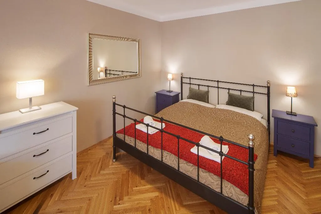 FAMILY ROOM CAPACITY 10 Room, Old Town - Templova Apartments, Prague