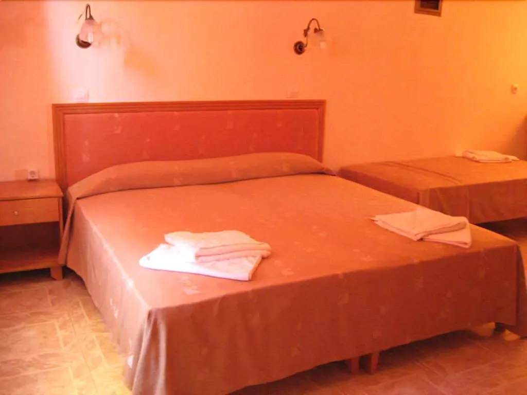 Room, Baladinos Apartments, Crete