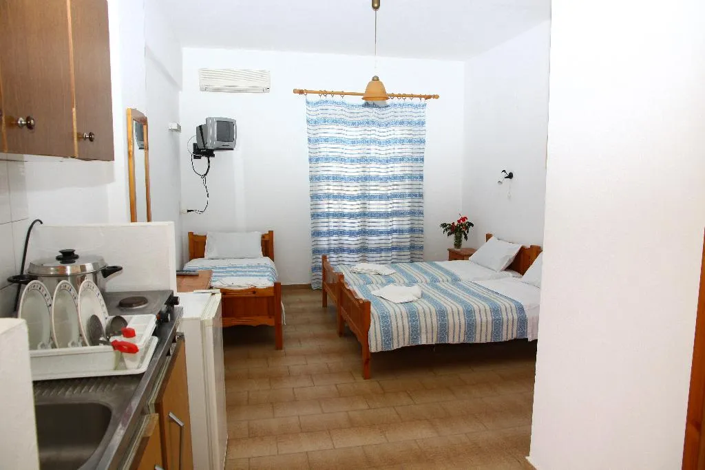 STUDIO CAPACITY 3 Room, Mari Evans Apartments, Crete