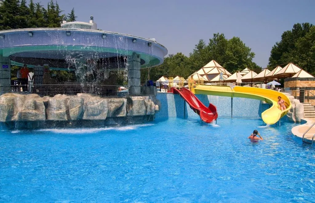 Pool, Magnolia, Varna