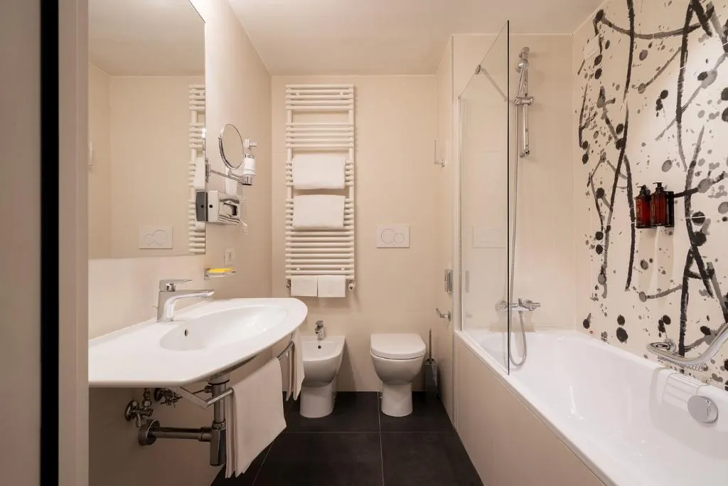 TRIPLE STANDARD Room, American Palace Eur, Rome