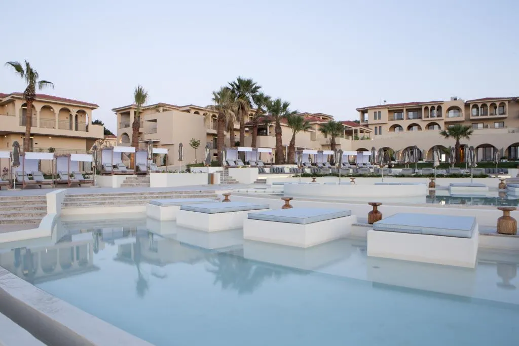 Pool, MERAVIA Leonardo Limited Edition, Halkidiki