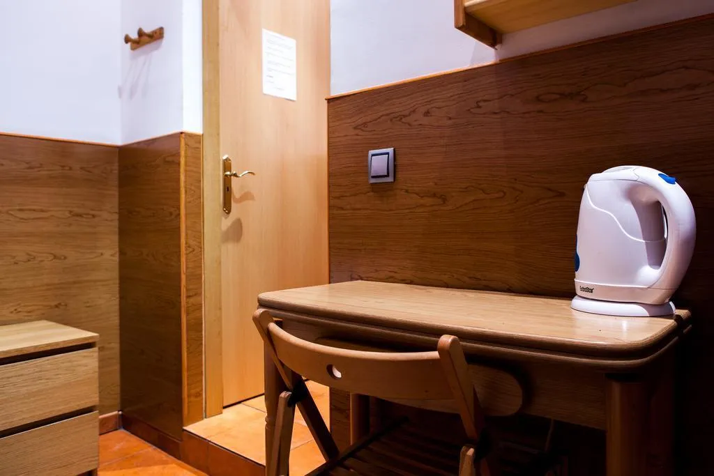 QUADRUPLE STANDARD Room, Studios Pelayo, Barcelona