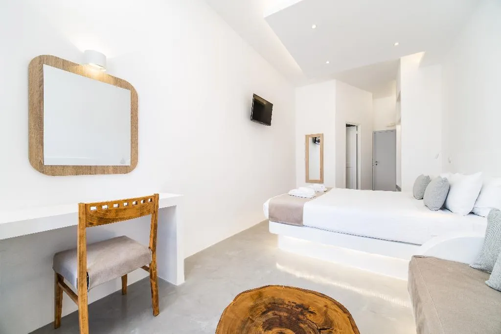 SUITE WITH VIEWS Room, Serenita Luxury Suites, Santorini